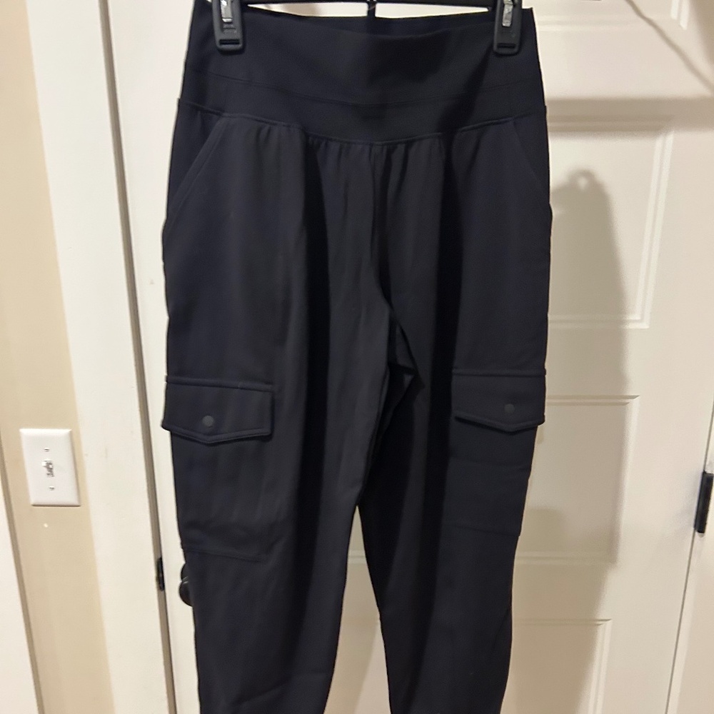 Athleta Venice Cargo Jogger in black, size Women's S